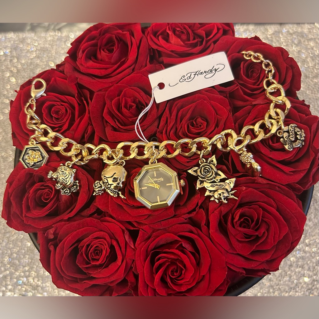 Ed Hardy Love Skulls Iconic Charm Bracelet Watch Gold Toned Nwt 65$